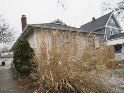 Photo of 3754 W 130th Street, Cleveland, OH 44111 (MLS # 5178375)