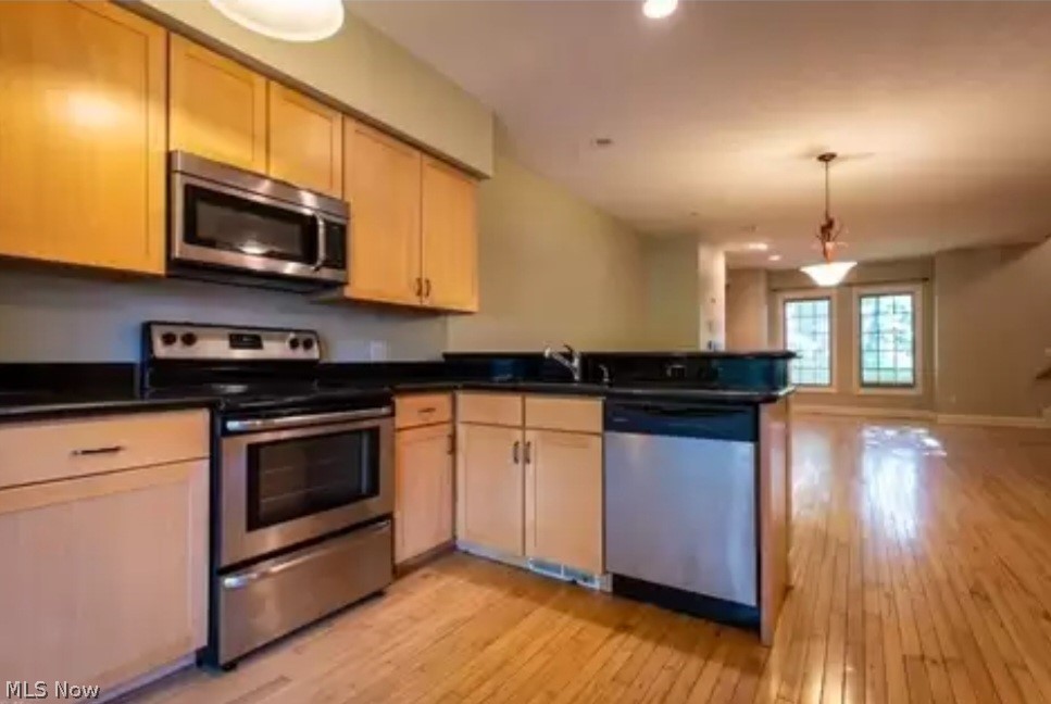 Belshire Court Condos - Residential Lease