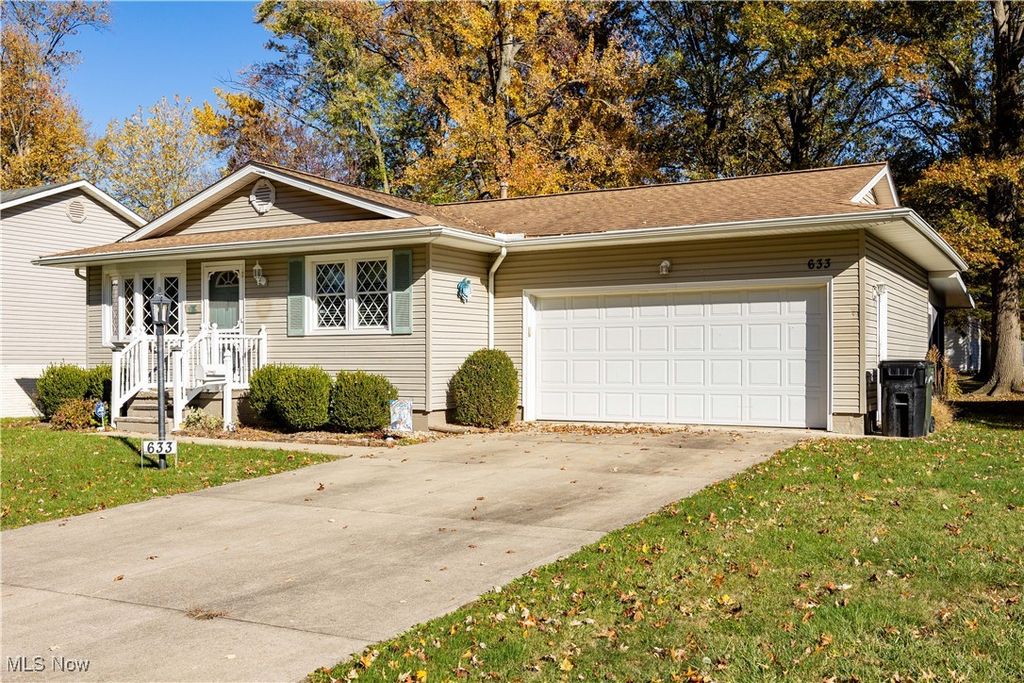 Photo of 633 Augdon Drive, Elyria, OH 44035 (MLS # 5160702)
