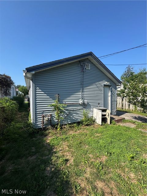 Tiny photo for 26530 Shoreview Avenue, Euclid, OH 44132 (MLS # 5189951)