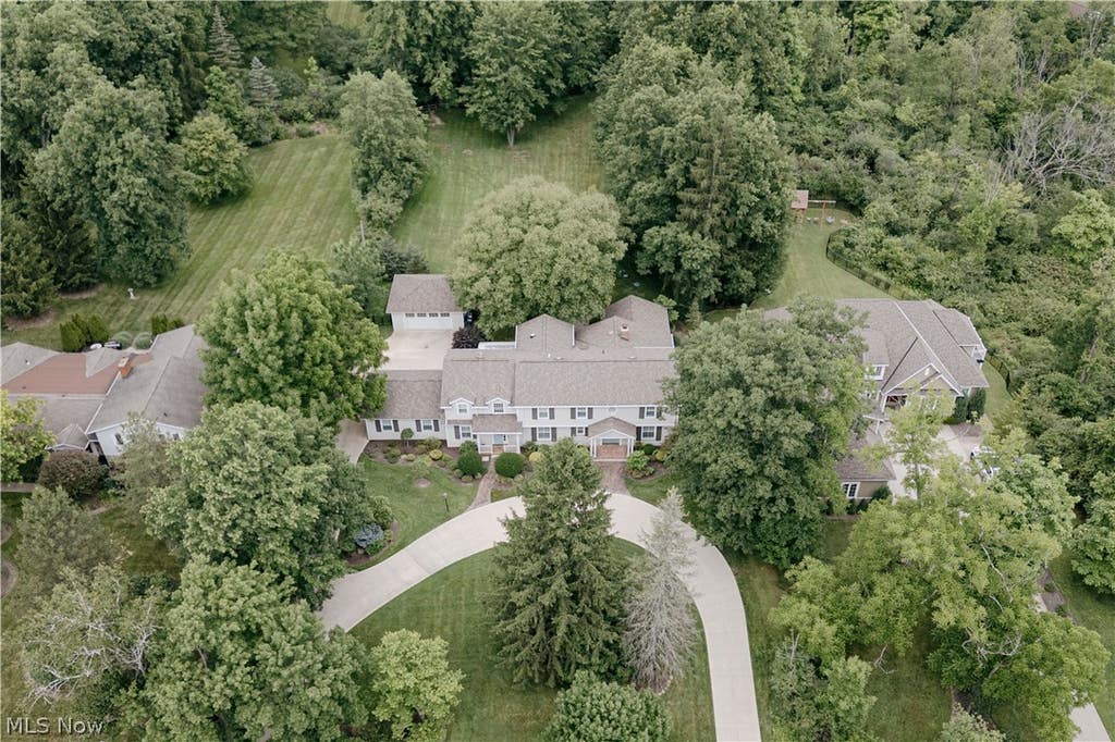 Photo of 31099 Fairmount Boulevard, Pepper Pike, OH 44124 (MLS # 5223303)