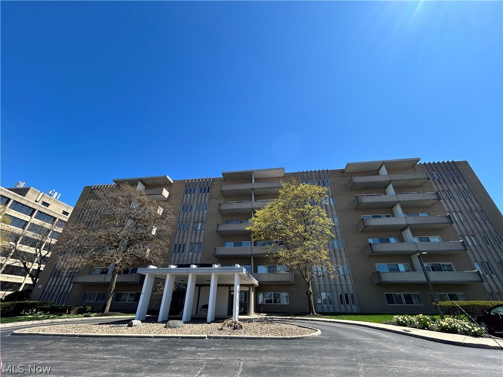 Saxon House Condo - Residential