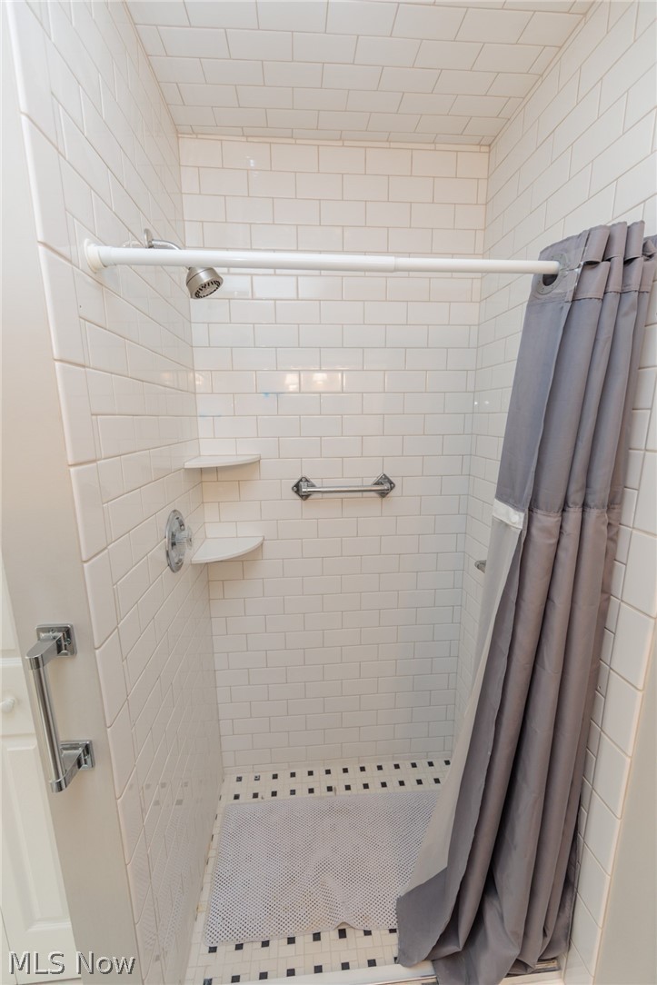 Saxon House Condo - Residential