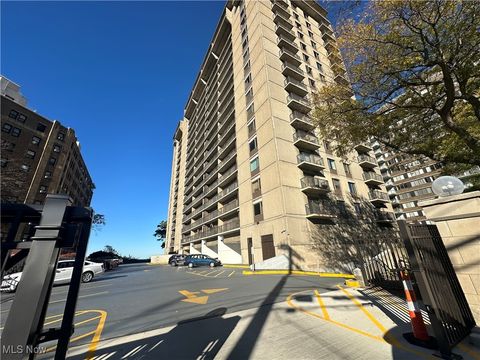 12500 Edgewater Drive Unit 506, Lakewood, OH 44107 - #: 5168221