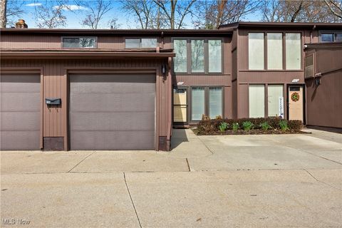 5570 Barton Road Unit 402, North Olmsted, OH 44070 - #: 5114221
