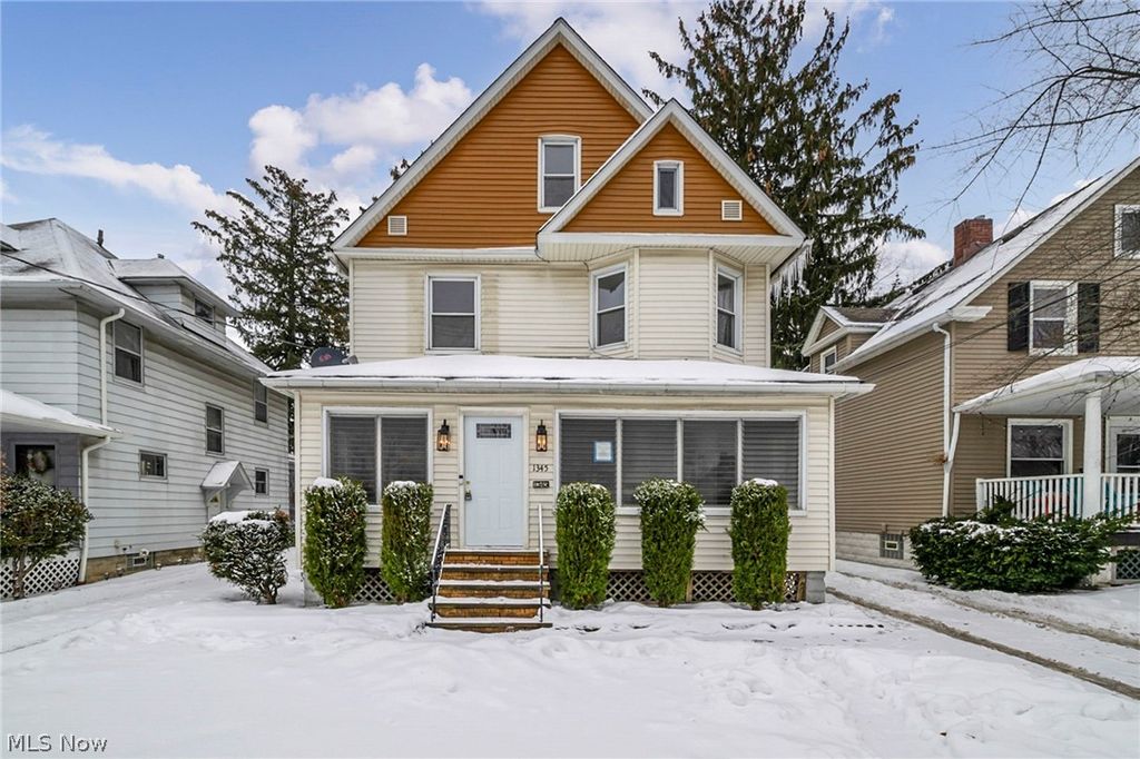 Photo of 1345 Cove Avenue, Lakewood, OH 44107 (MLS # 5183093)