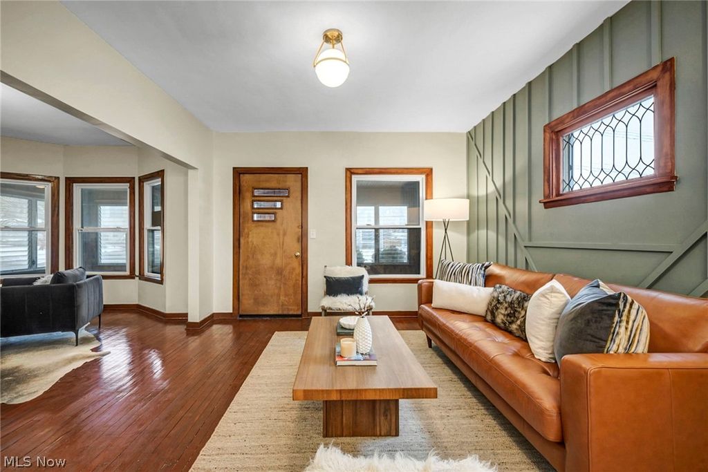 Photo of 1345 Cove Avenue, Lakewood, OH 44107 (MLS # 5183093)