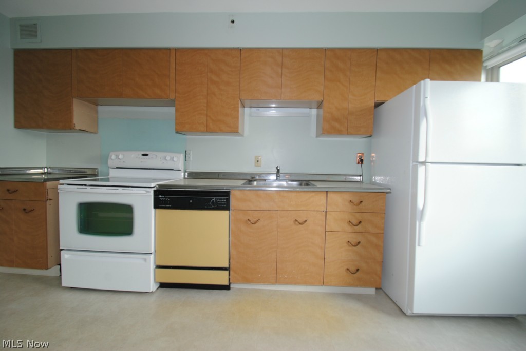 Marine Towers East - Residential