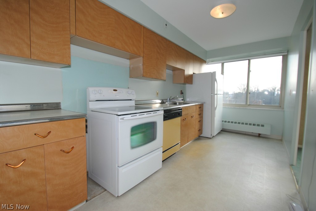 Marine Towers East - Residential