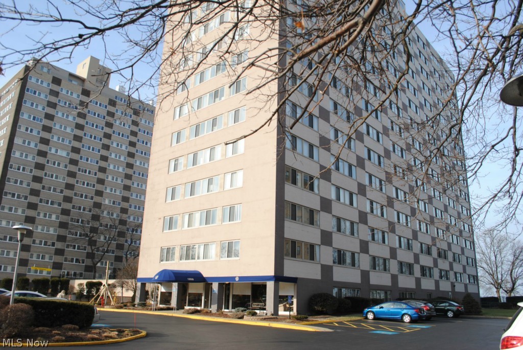 Marine Towers East - Residential