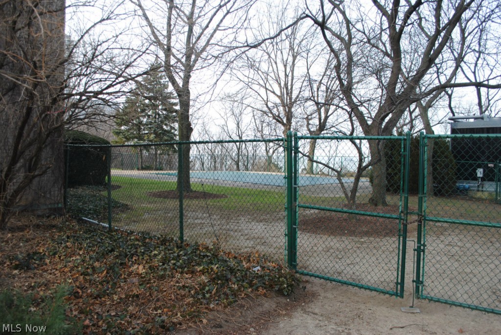 Marine Towers East - Residential