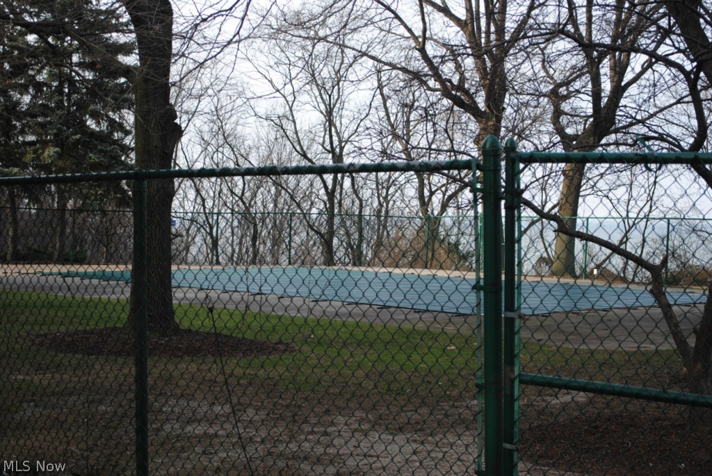 Marine Towers East - Residential