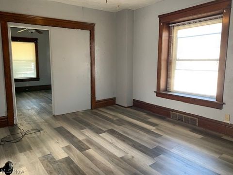 Tiny photo for 673 Sumner Street, Akron, OH 44311 (MLS # 5197977)