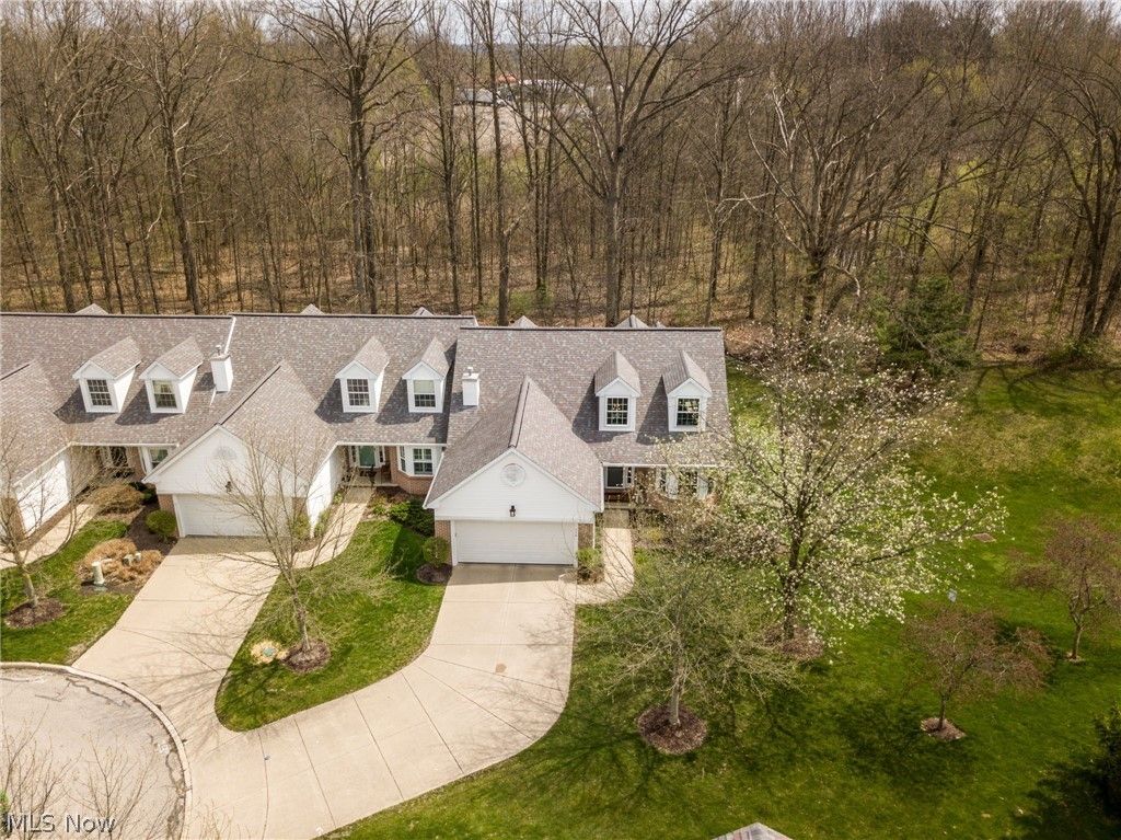 Photo of 448 E Reserve Drive, Cuyahoga Falls, OH 44223 (MLS # 5201518)