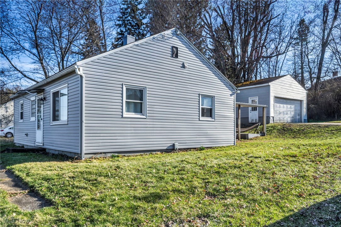 292 E State Street, Barberton, Ohio image 4