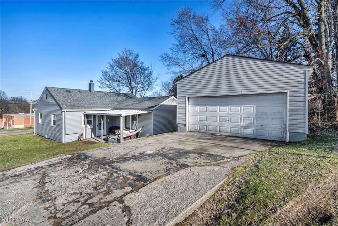 292 E State Street, Barberton, Ohio image 3