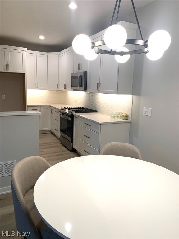 Riviera Drive - Residential