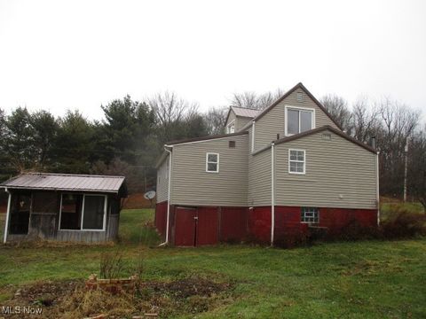 Tiny photo for 46201 Wyoming Avenue, East Liverpool, OH 43920 (MLS # 5178613)