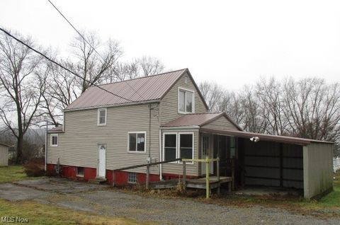 Photo of 46201 Wyoming Avenue, East Liverpool, OH 43920 (MLS # 5178613)