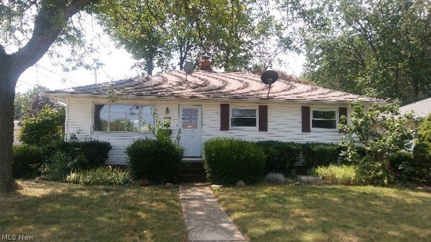 Willowick Ranch home!  Enjoy the enclosed rear patio!  Two car garage, detached. Hardwood floors, partially finished lower level, lots of storage.