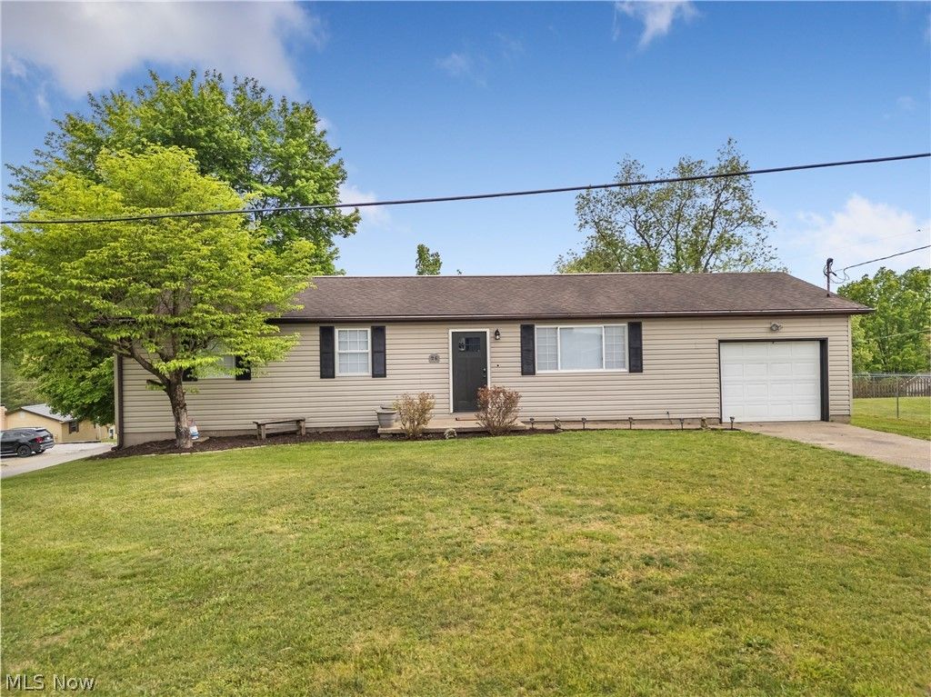 Photo of 26 Hickory Drive DR, Little Hocking, OH 45742 (MLS # 5208231)