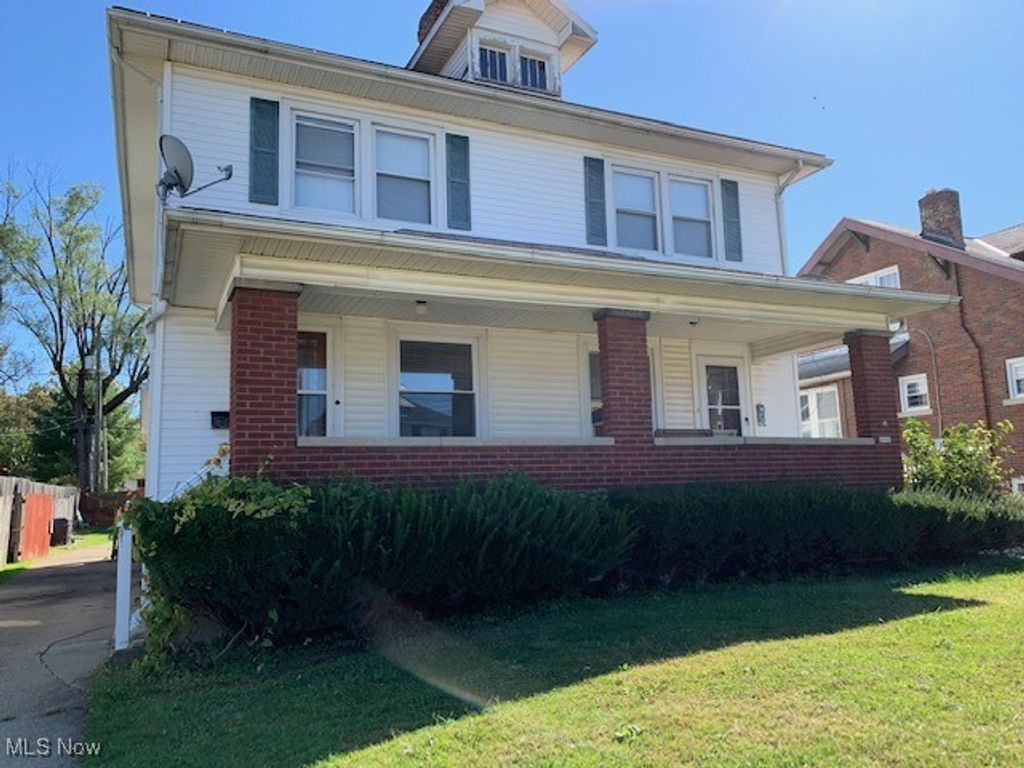 Photo of 2002 Dresden Road, Zanesville, OH 43701 (MLS # 5174686)