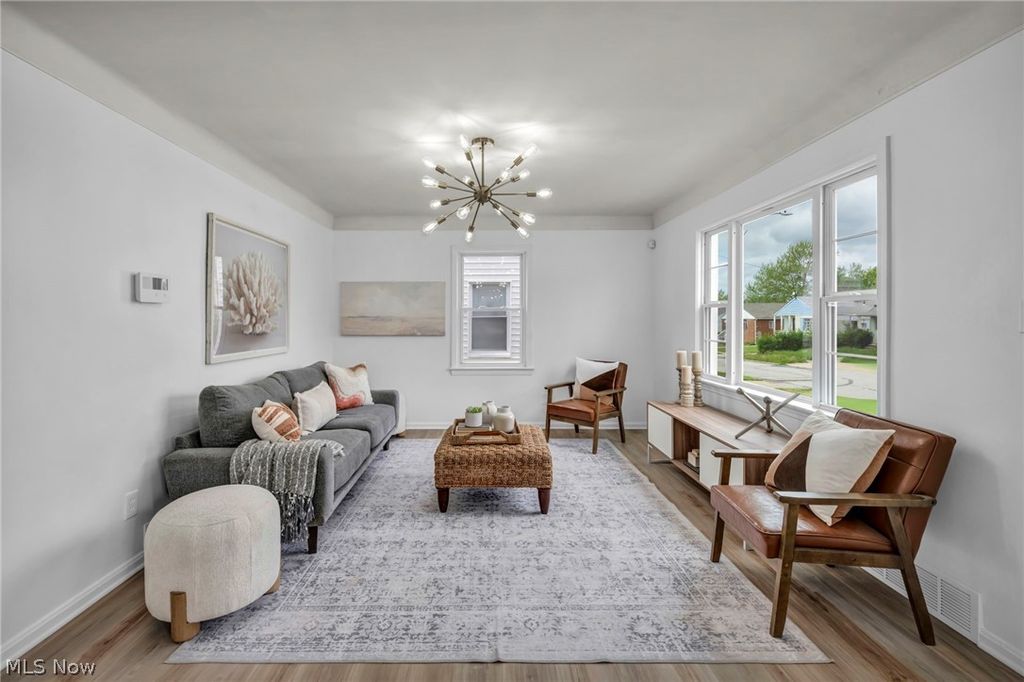 Photo of 16306 Clearview Avenue, Cleveland, OH 44128 (MLS # 5205819)