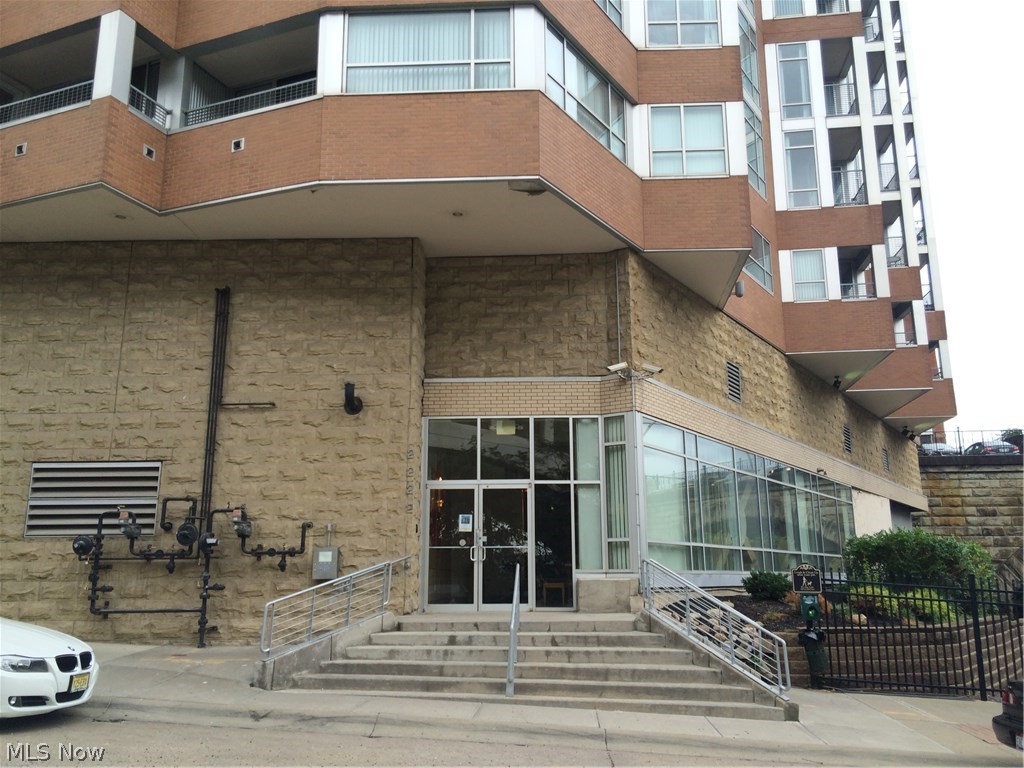 Stonebridge Condos - Residential