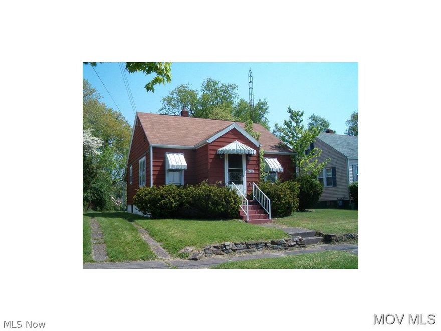 This property is being sold in "As Is" condition.  Contact listing agent before writing offer on property.  Lots of potential, convenient area.  House needs roof, will not pass FHA or VA loans.  Elem: Emerson Elementary School  Elem/Bus: N  JrHigh: Hamilton Jr. High School  JrHigh/Bus: N  High: Parkersburg High  High/Bus: N  Fire: CIT  Police: CTY  ;SQFT=Fin L1:728, Fin L2:176, Fin Above:904, Fin Total:904, Unfin Above:0;PRKG= Off Street, On Street