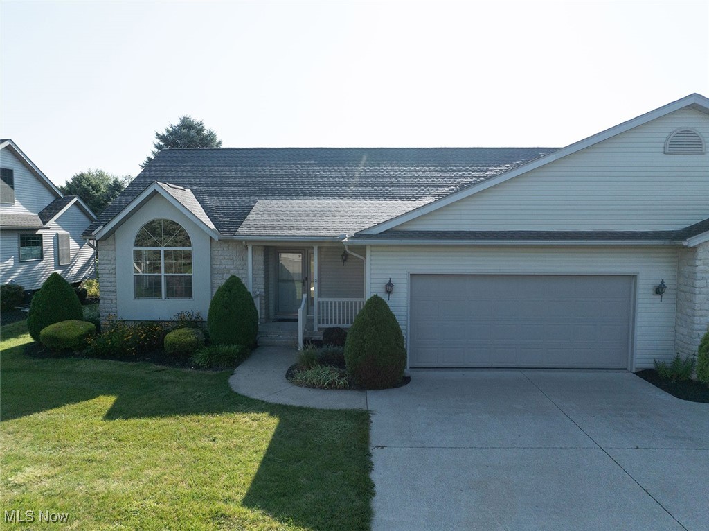 611 Pond View Circle, Strasburg, Ohio image 3