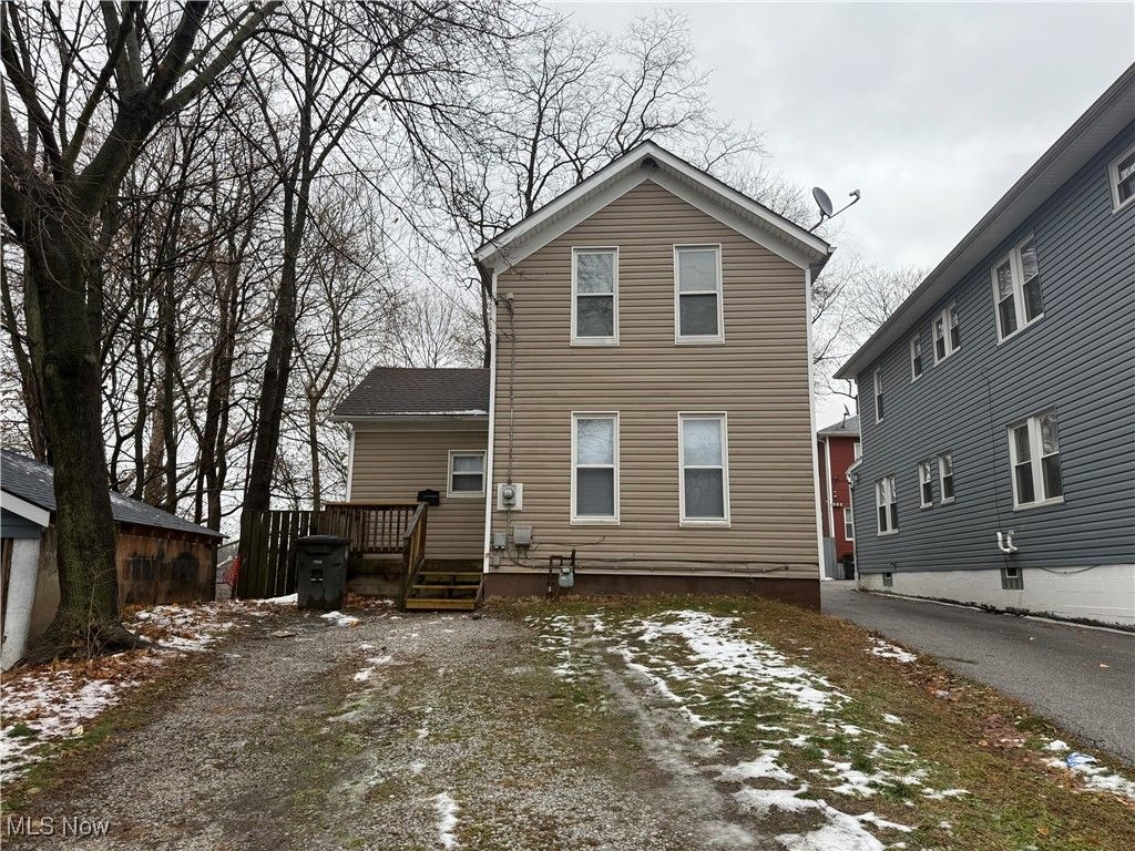 Photo of 863 Bank Street, Akron, OH 44305 (MLS # 5176710)