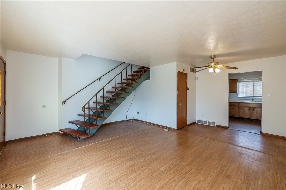 Colonial Park Condo - Residential