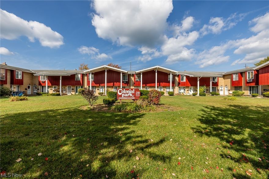 This wonderful 2 bedroom and 1.5 bath townhouse is perfect for a first time home buyer or investor!  This home has been freshly painted and the bedroom floors have a fresh coating and shine. The master bedroom is large with two closets! Located in the desirable Colonial Park community, this home is close to shopping, restaurants, entertainment, and parks. The highway access is less than 5 minutes away. Schedule your showing now before it's too late.