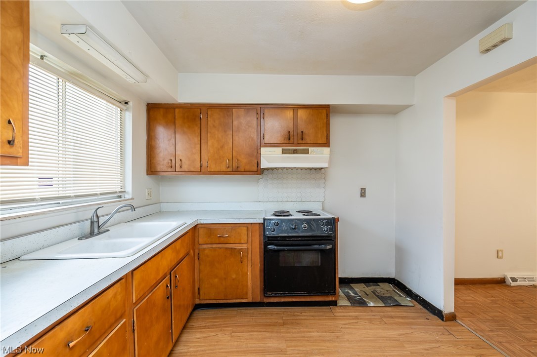 Colonial Park Condo - Residential