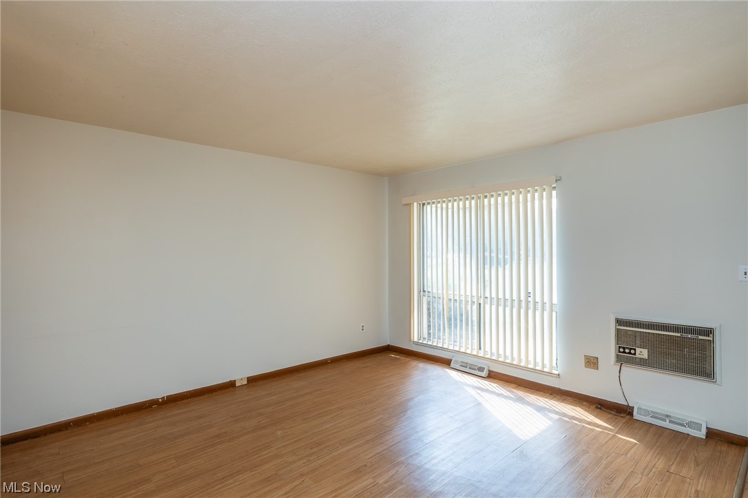 Colonial Park Condo - Residential