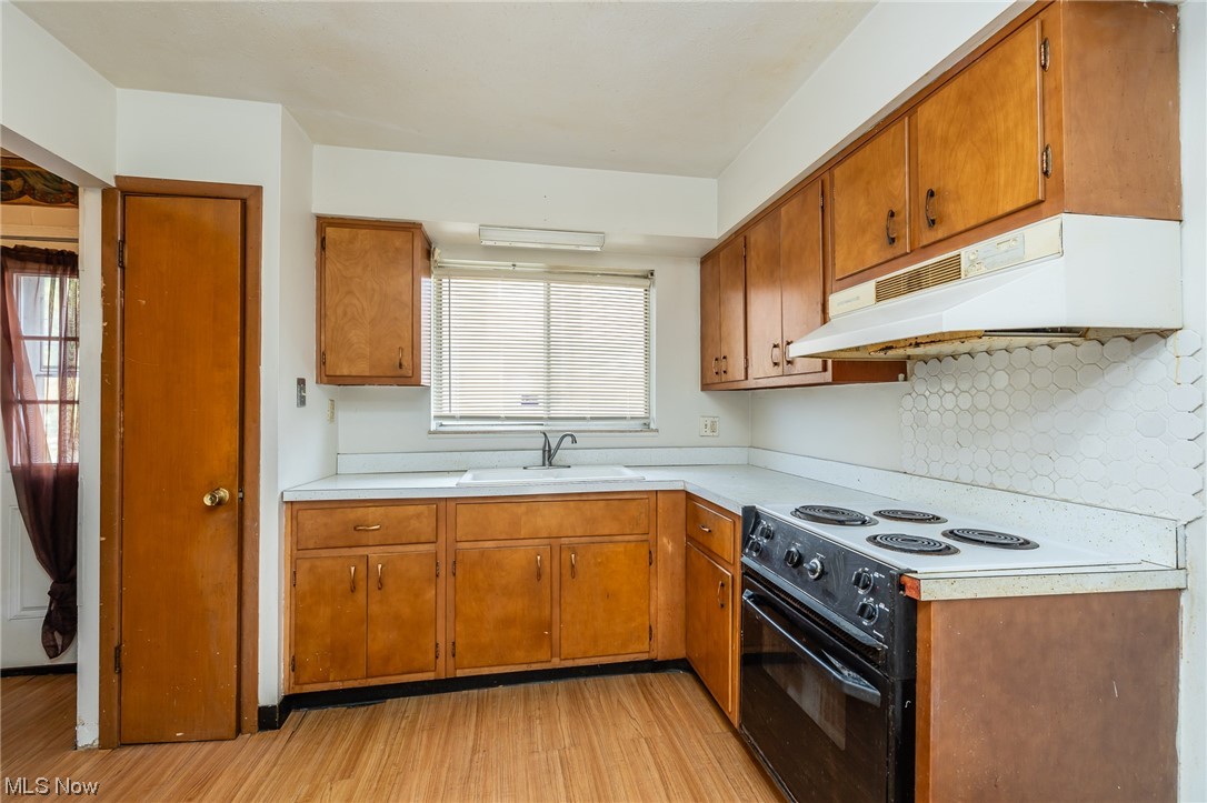 Colonial Park Condo - Residential