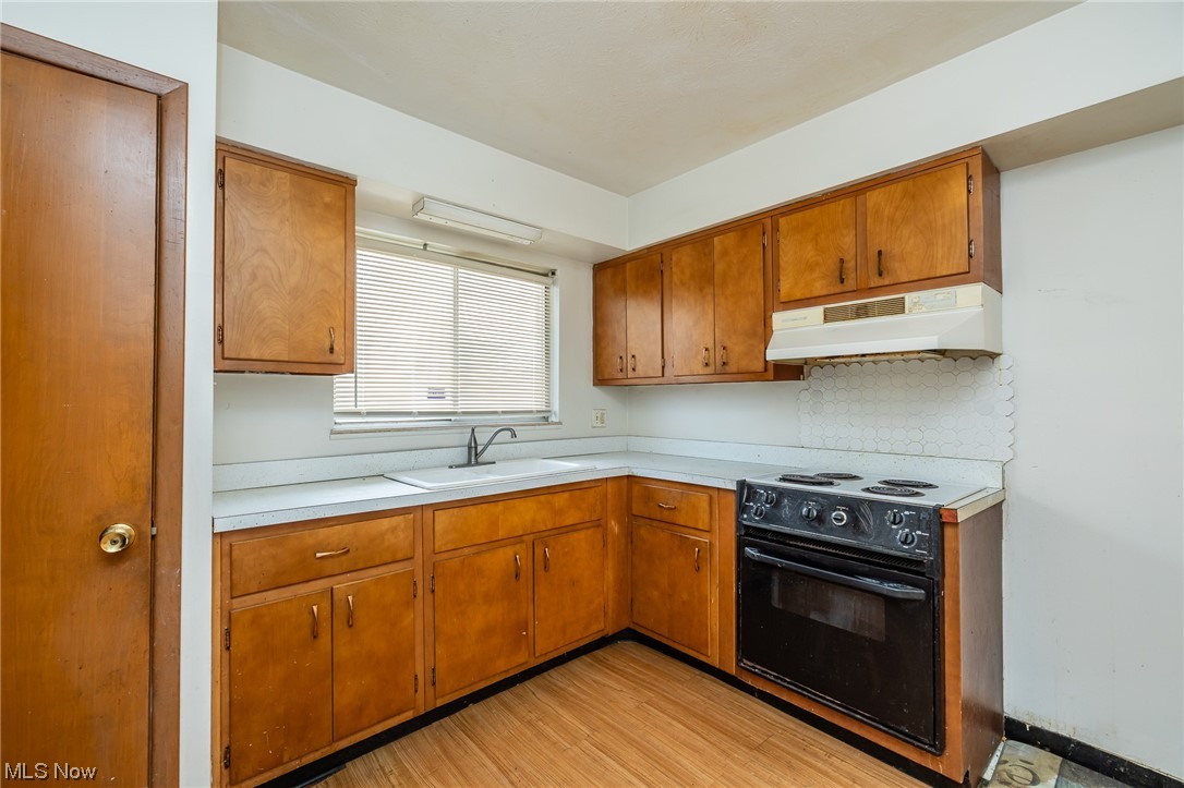 Colonial Park Condo - Residential