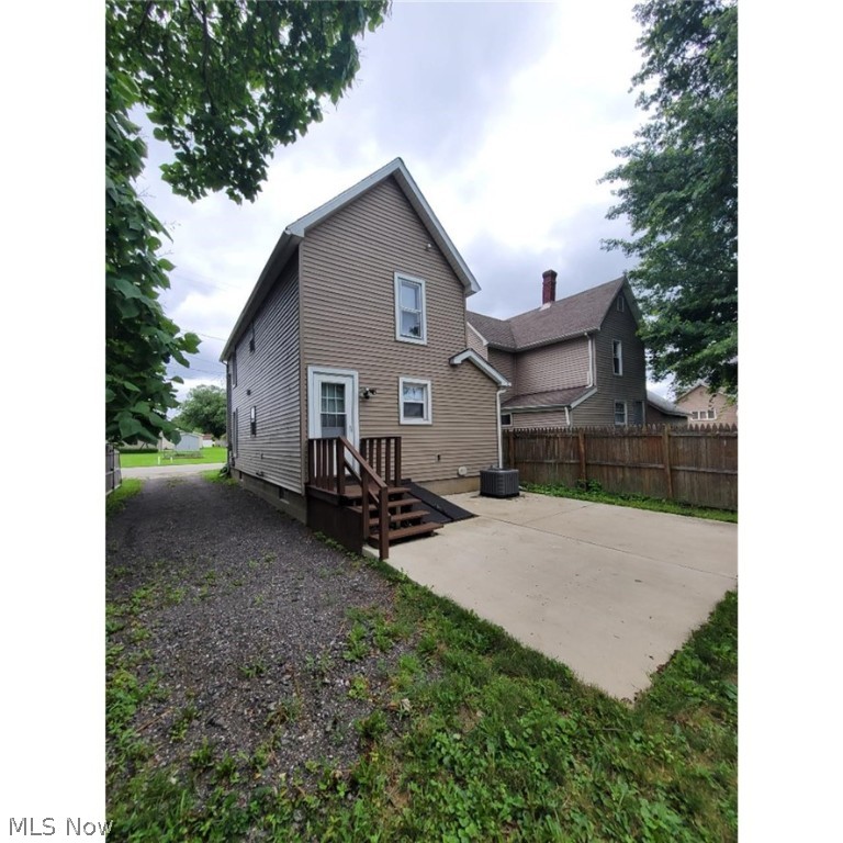 218 Lake Road, Conneaut, Ohio image 10