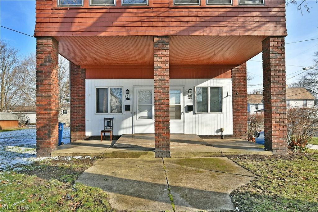 Photo of 401 Williams Street, Niles, OH 44446 (MLS # 5194915)