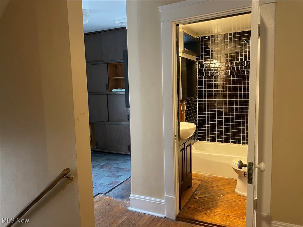 Cleveland Heights, Ohio 44106, United States, 3 Bedrooms Bedrooms, ,2 BathroomsBathrooms,Residential,Active,18682