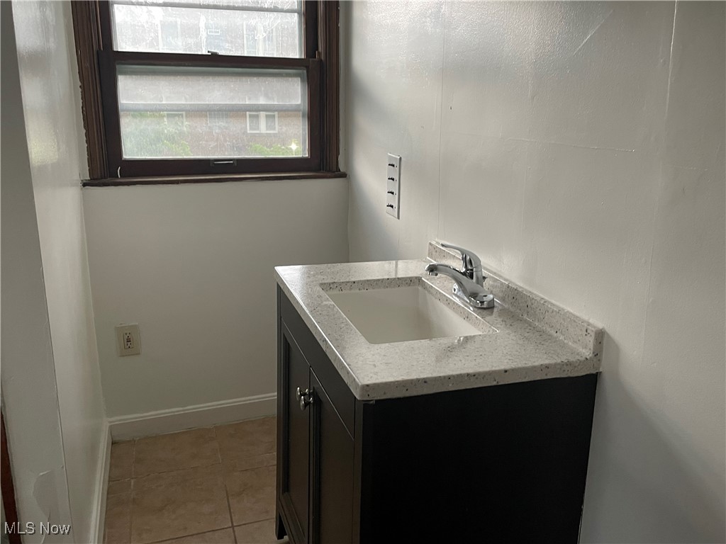 Cleveland Heights, Ohio 44106, United States, 3 Bedrooms Bedrooms, ,2 BathroomsBathrooms,Residential,Active,18682