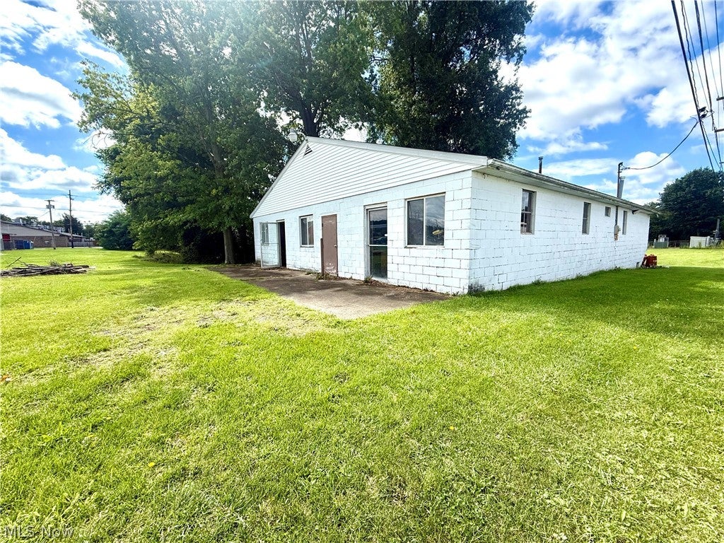 820 Youngstown Warren Road