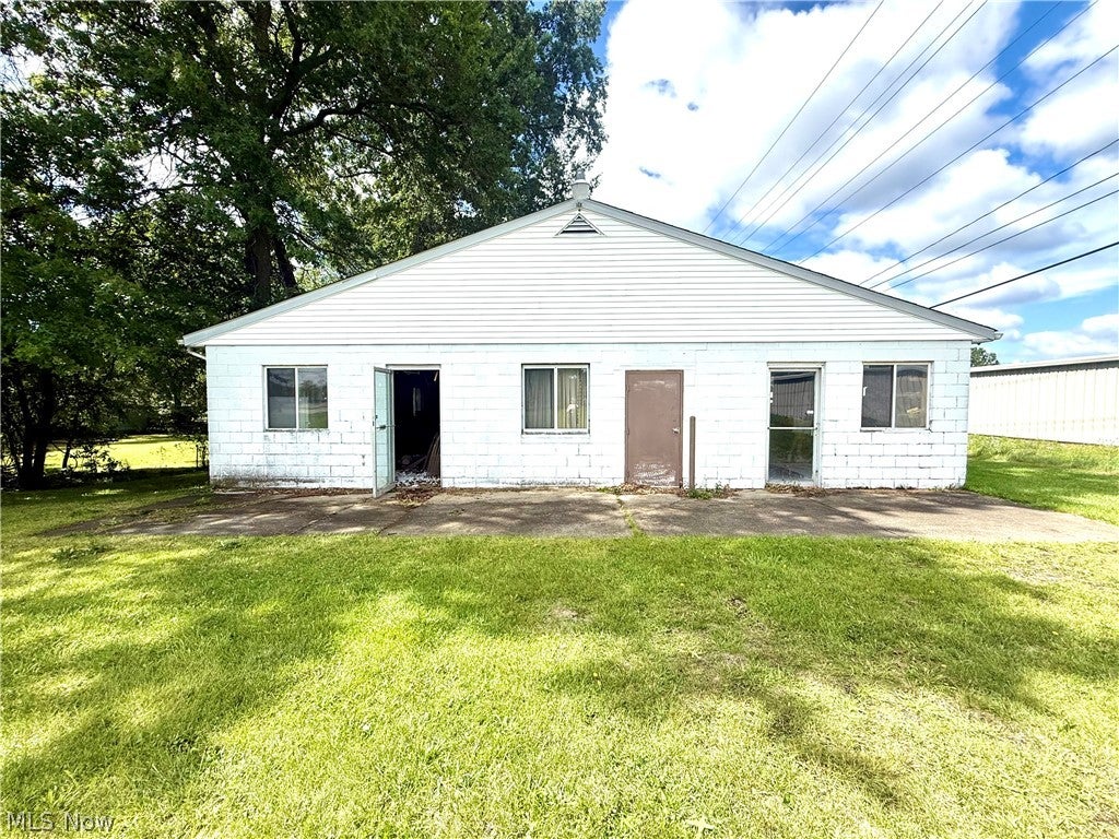 820 Youngstown Warren Road