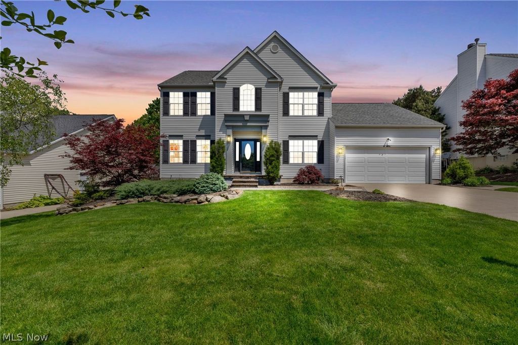Photo of 386 Weatherstone Drive, Wadsworth, OH 44281 (MLS # 5208899)