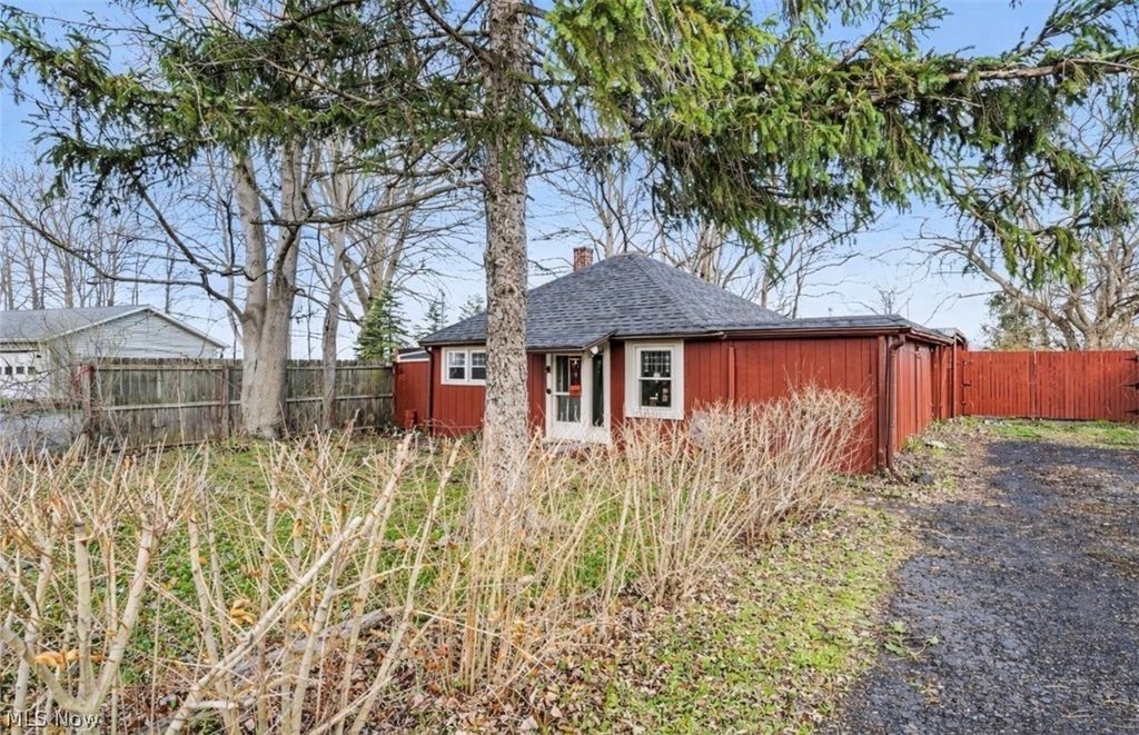 Photo of 3343 Lake Road, North Kingsville, OH 44030 (MLS # 5198729)