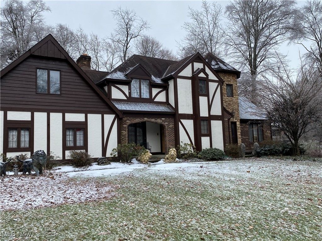 Photo of 9466 Beryl Street NW, Massillon, OH 44646 (MLS # 5178534)