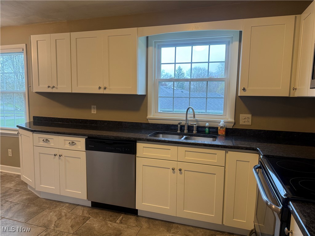 8542 Van Drive, Poland, Ohio image 5