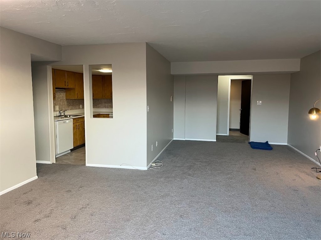 Richard Hilliard Condo - Residential