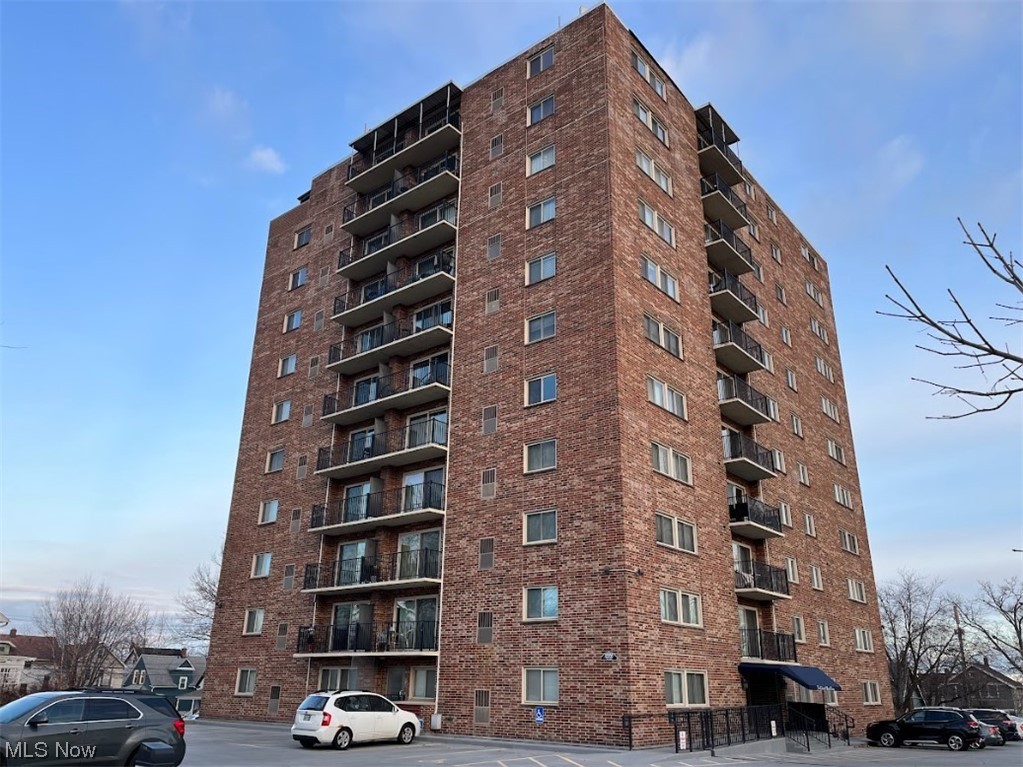 Richard Hilliard Condo - Residential