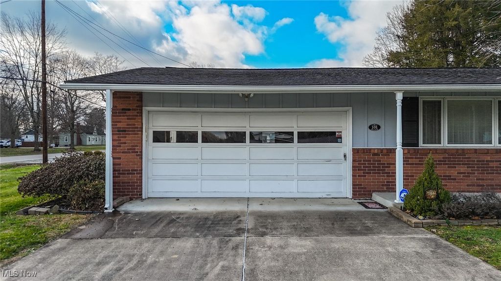 Photo of 101 Ellsworth Drive, Marietta, OH 45750 (MLS # 5170217)